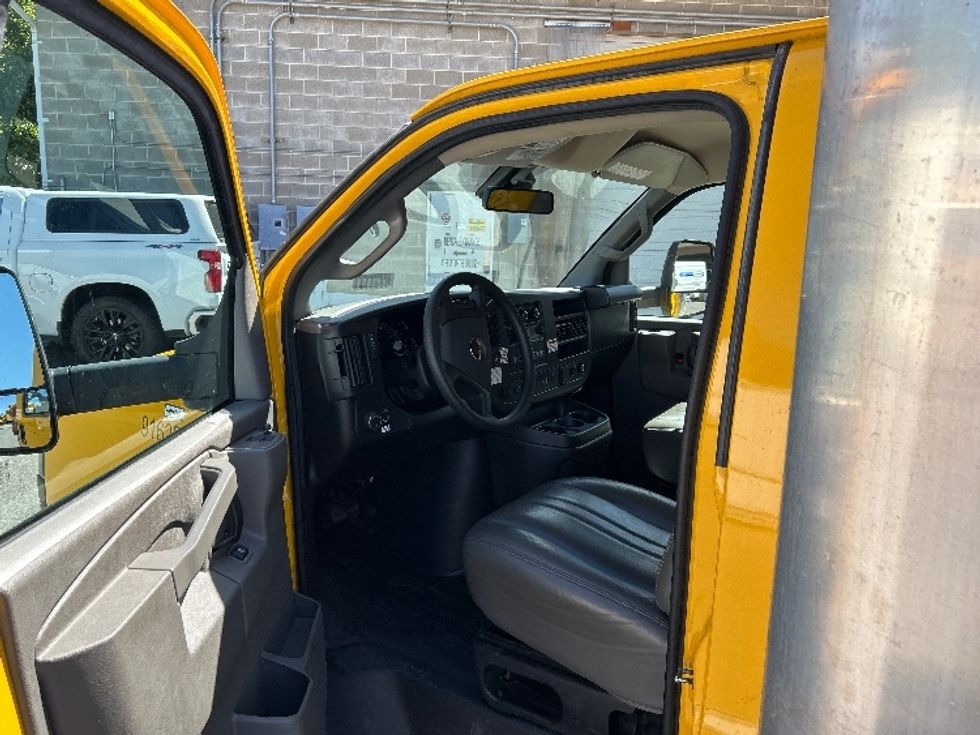 Light Duty Box Truck-Light and Medium Duty Trucks-GMC-2022-Savana G33903-Lindon-UT-103,568\n\t\tmiles-$ 26,750 - Image 16