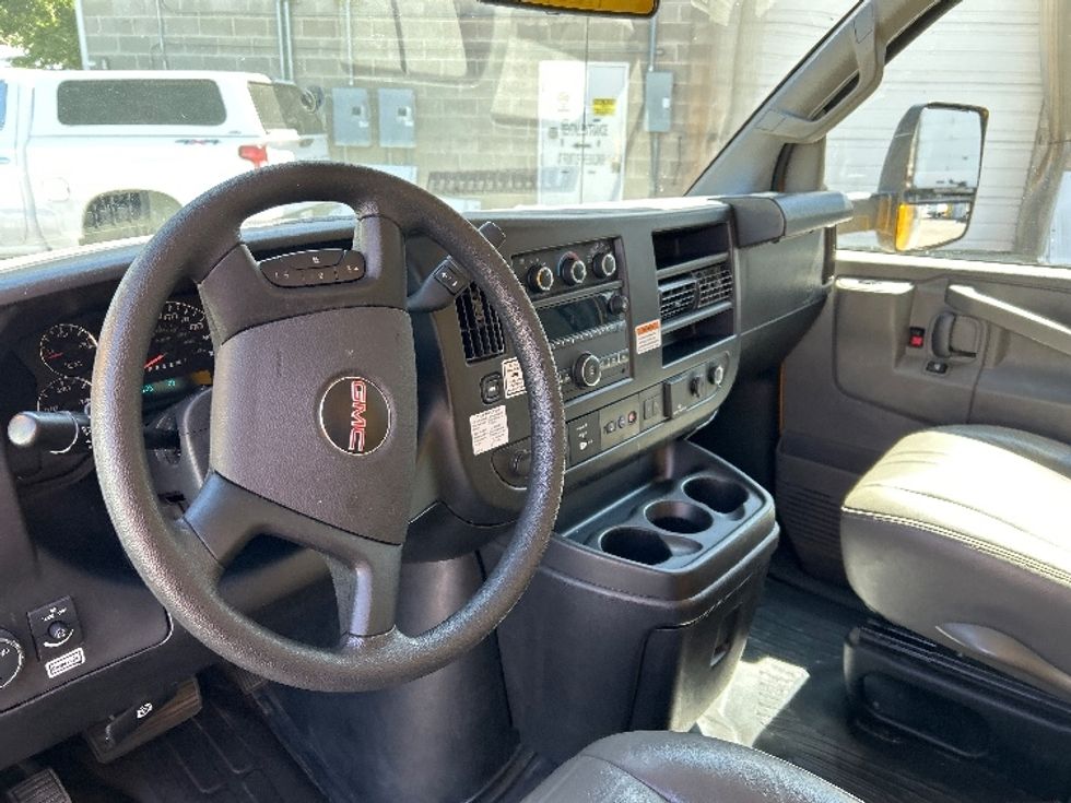 Light Duty Box Truck-Light and Medium Duty Trucks-GMC-2022-Savana G33903-Lindon-UT-103,568\n\t\tmiles-$ 26,750 - Image 17