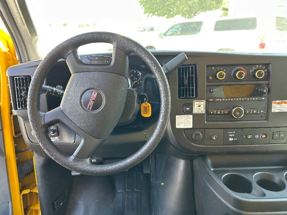 Light Duty Box Truck-Light and Medium Duty Trucks-GMC-2022-Savana G33903-Lindon-UT-103,568\n\t\tmiles-$ 26,750 - Image 18