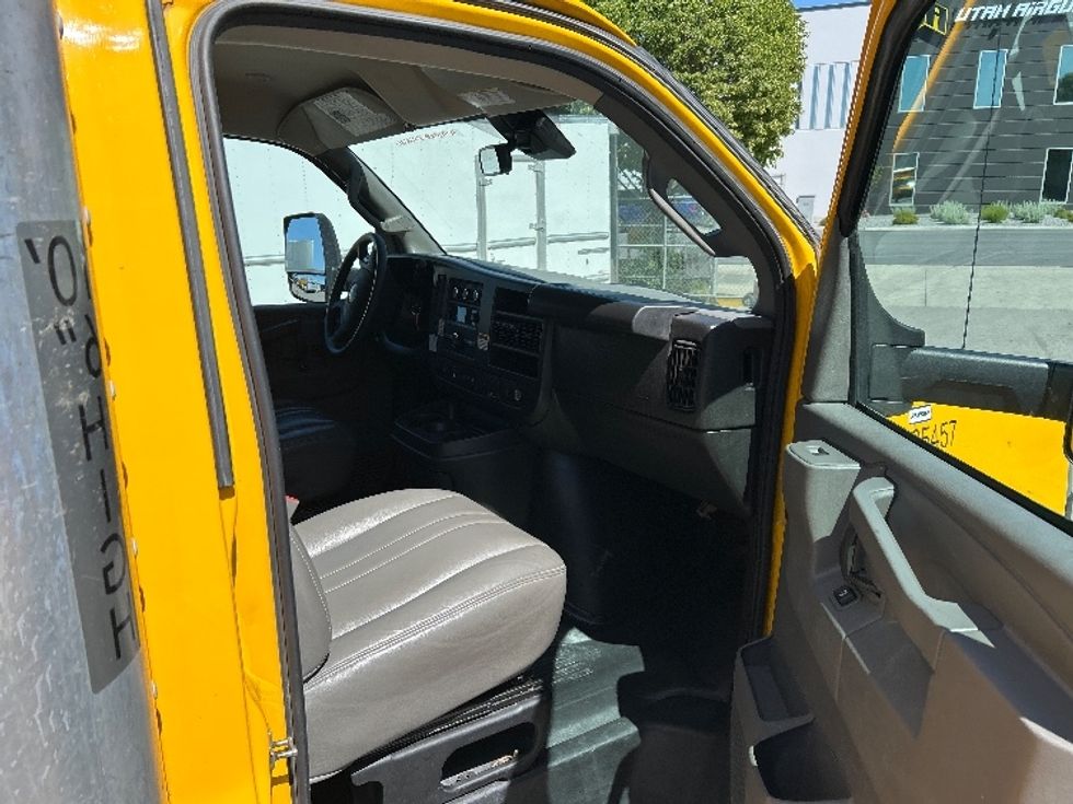 Light Duty Box Truck-Light and Medium Duty Trucks-GMC-2022-Savana G33903-Lindon-UT-103,568\n\t\tmiles-$ 26,750 - Image 20