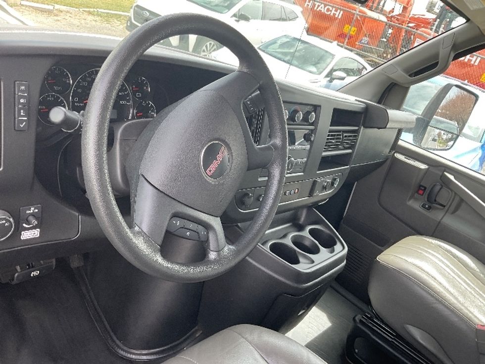 Light Duty Box Truck-Light and Medium Duty Trucks-GMC-2022-Savana G33903-Lindon-UT-24,660\n\t\tmiles-$ 48,750 - Image 15