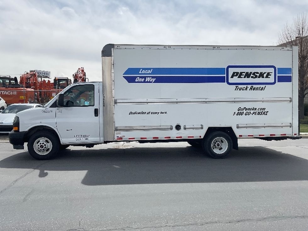 Light Duty Box Truck-Light and Medium Duty Trucks-GMC-2022-Savana G33903-Lindon-UT-24,660\n\t\tmiles-$ 48,750 - Image 4