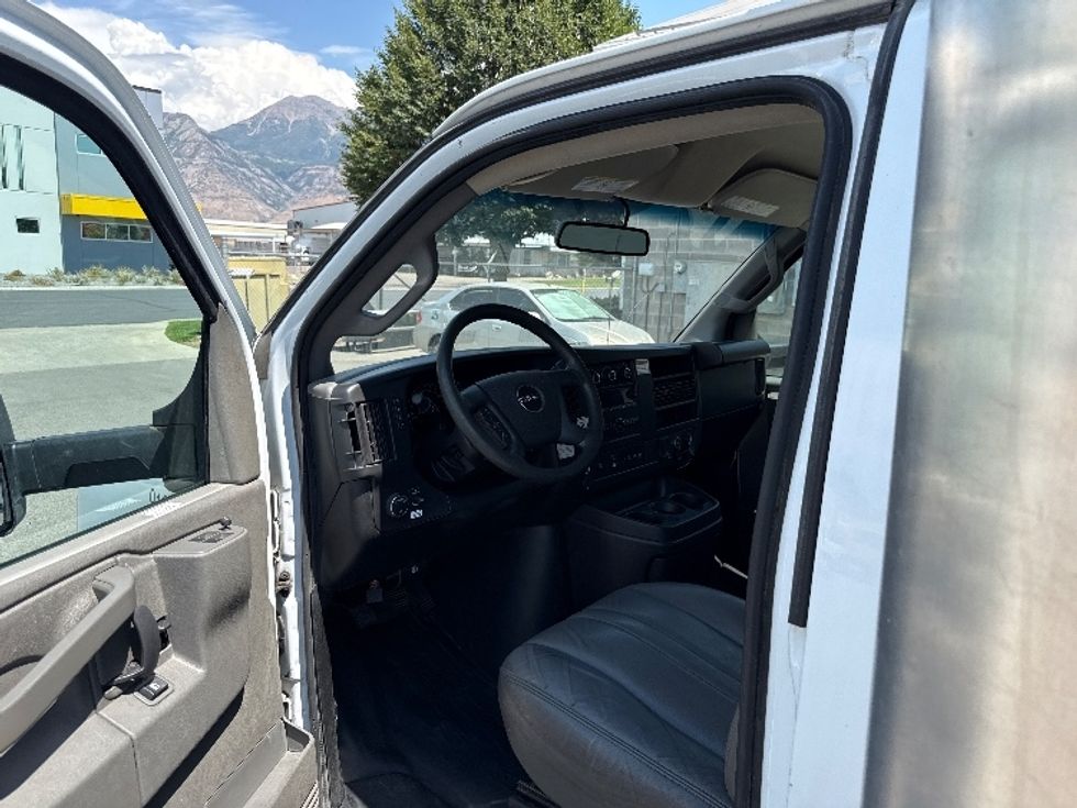 Light Duty Box Truck-Light and Medium Duty Trucks-GMC-2022-Savana G33903-Lindon-UT-73,201\n\t\tmiles-$ 37,500 - Image 16