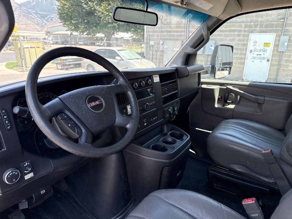Light Duty Box Truck-Light and Medium Duty Trucks-GMC-2022-Savana G33903-Lindon-UT-73,201\n\t\tmiles-$ 37,500 - Image 17