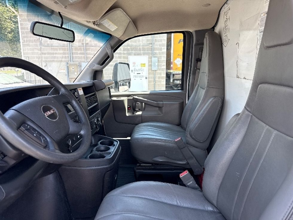 Light Duty Box Truck-Light and Medium Duty Trucks-GMC-2022-Savana G33903-Lindon-UT-73,201\n\t\tmiles-$ 37,500 - Image 19