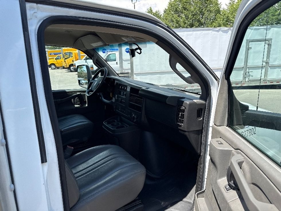 Light Duty Box Truck-Light and Medium Duty Trucks-GMC-2022-Savana G33903-Lindon-UT-73,201\n\t\tmiles-$ 37,500 - Image 20