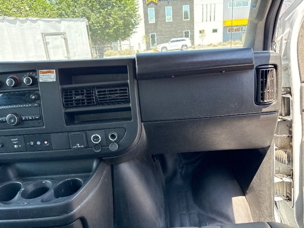 Light Duty Box Truck-Light and Medium Duty Trucks-GMC-2022-Savana G33903-Lindon-UT-73,201\n\t\tmiles-$ 37,500 - Image 21