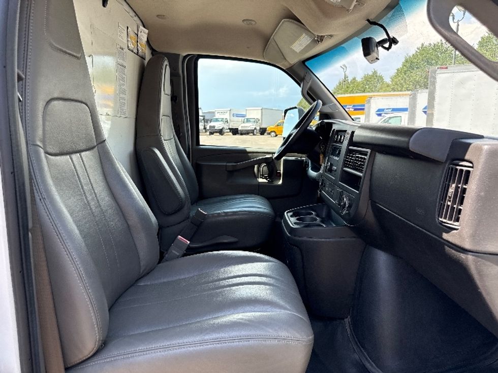 Light Duty Box Truck-Light and Medium Duty Trucks-GMC-2022-Savana G33903-Lindon-UT-73,201\n\t\tmiles-$ 37,500 - Image 22