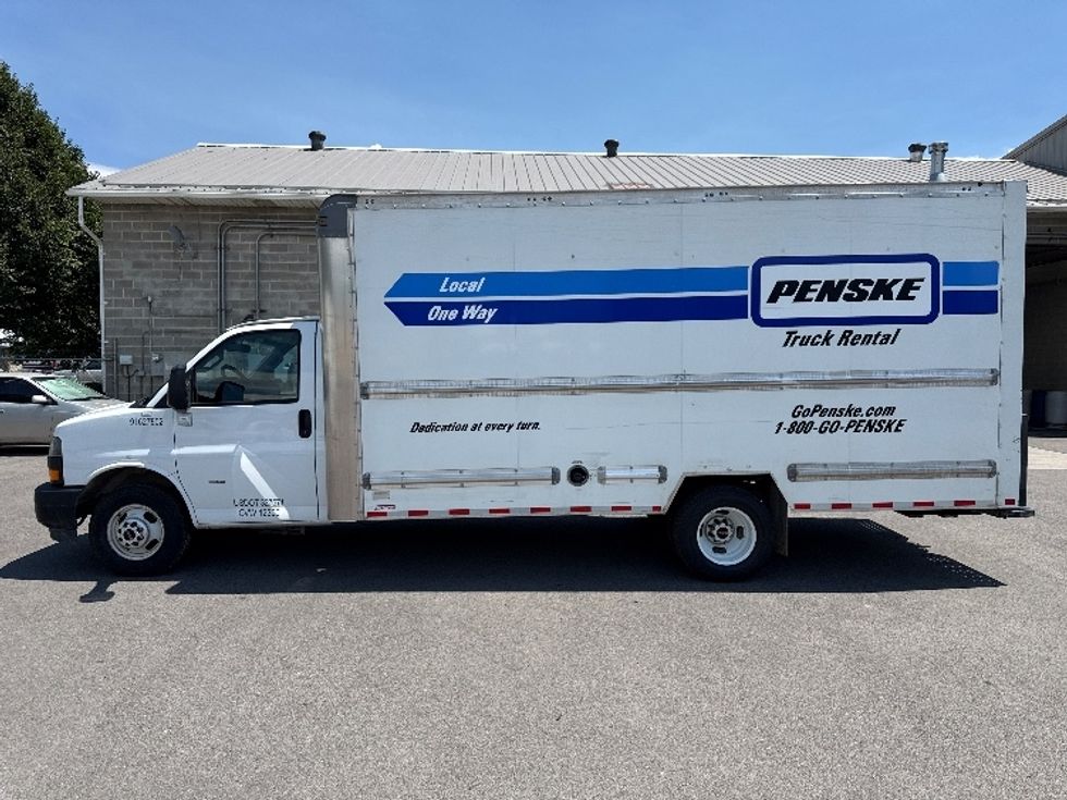 Light Duty Box Truck-Light and Medium Duty Trucks-GMC-2022-Savana G33903-Lindon-UT-73,201\n\t\tmiles-$ 37,500 - Image 4