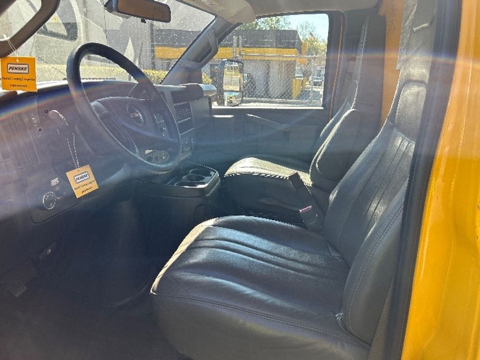 Light Duty Box Truck-Light and Medium Duty Trucks-GMC-2022-Savana G33903-Lithia Springs-GA-129,176\n\t\tmiles-$ 24,750 - Image 19