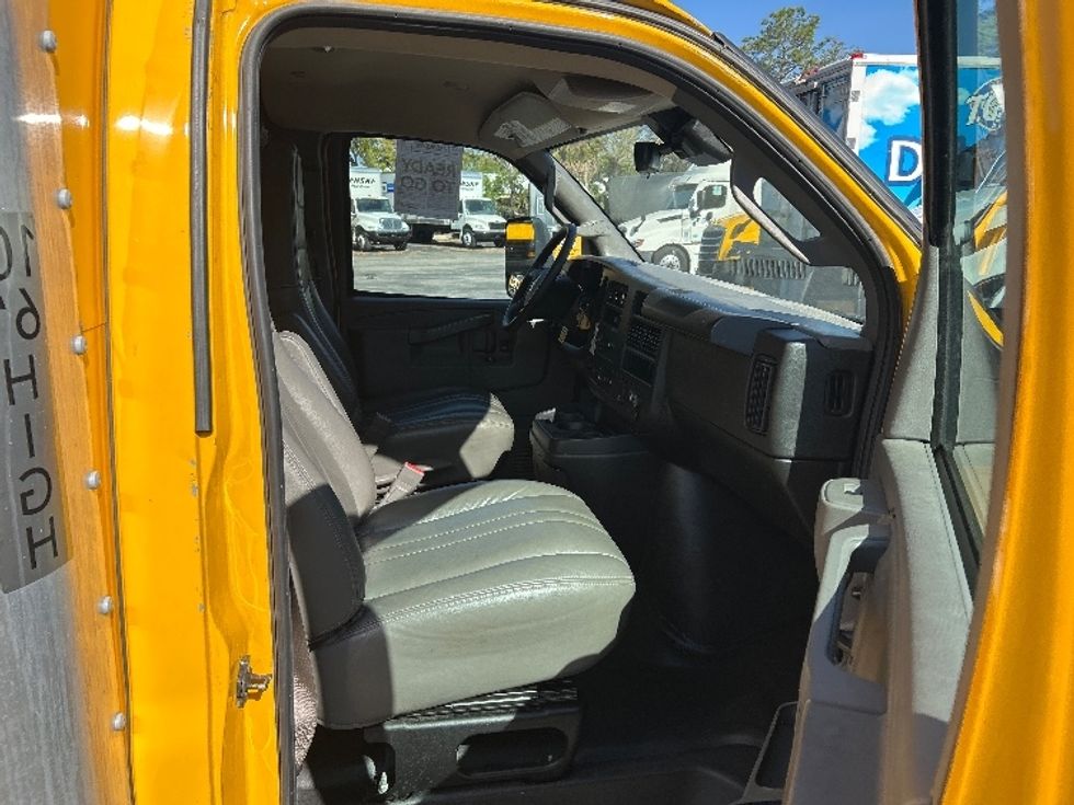 Light Duty Box Truck-Light and Medium Duty Trucks-GMC-2022-Savana G33903-Lithia Springs-GA-129,176\n\t\tmiles-$ 24,750 - Image 22