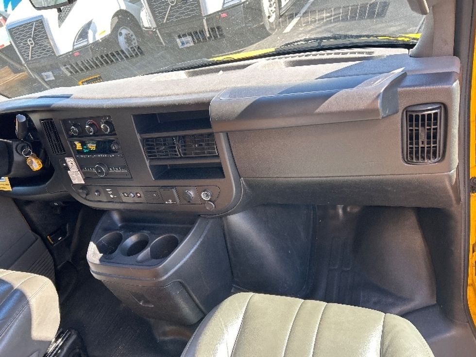 Light Duty Box Truck-Light and Medium Duty Trucks-GMC-2022-Savana G33903-Lithia Springs-GA-129,176\n\t\tmiles-$ 24,750 - Image 21