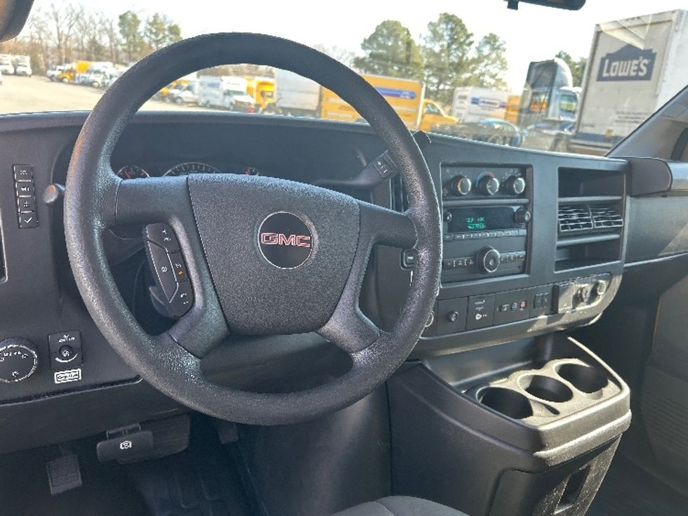 Light Duty Box Truck-Light and Medium Duty Trucks-GMC-2022-Savana G33903-Little Rock-AR-104,761\n\t\tmiles-$ 29,000 - Image 17