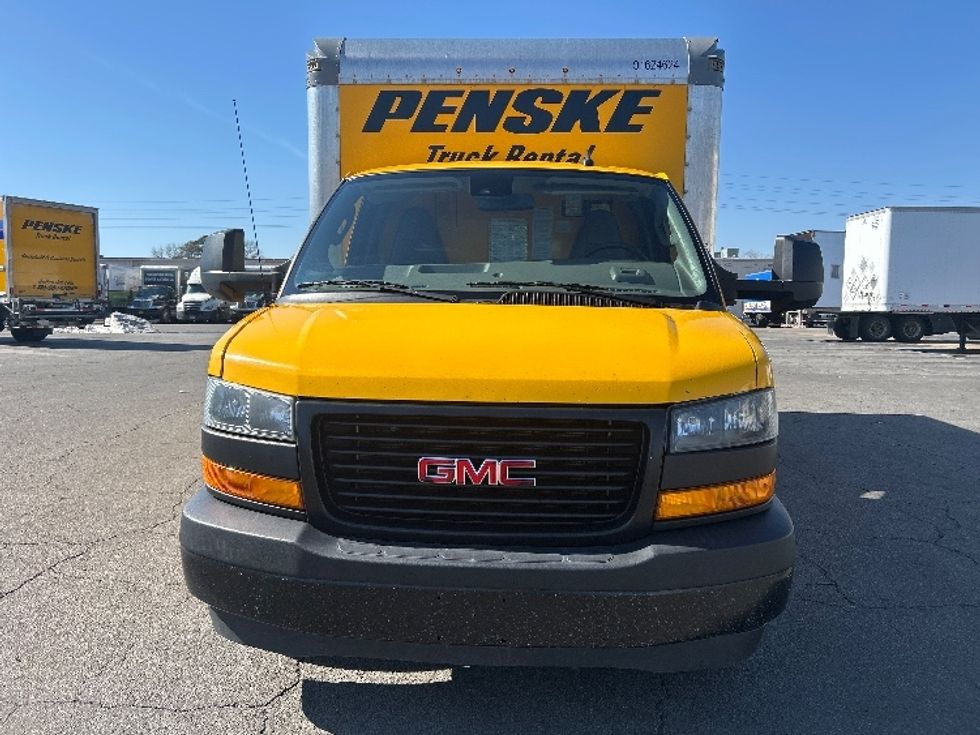 Light Duty Box Truck-Light and Medium Duty Trucks-GMC-2022-Savana G33903-Little Rock-AR-104,761\n\t\tmiles-$ 29,000 - Image 2