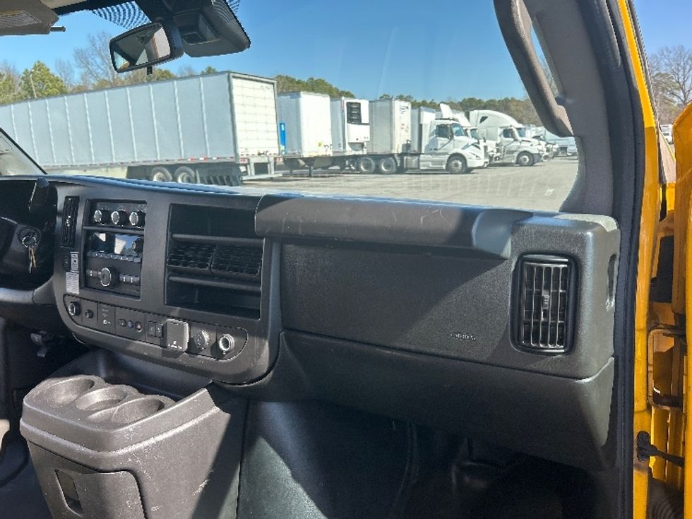 Light Duty Box Truck-Light and Medium Duty Trucks-GMC-2022-Savana G33903-Little Rock-AR-104,761\n\t\tmiles-$ 29,000 - Image 21