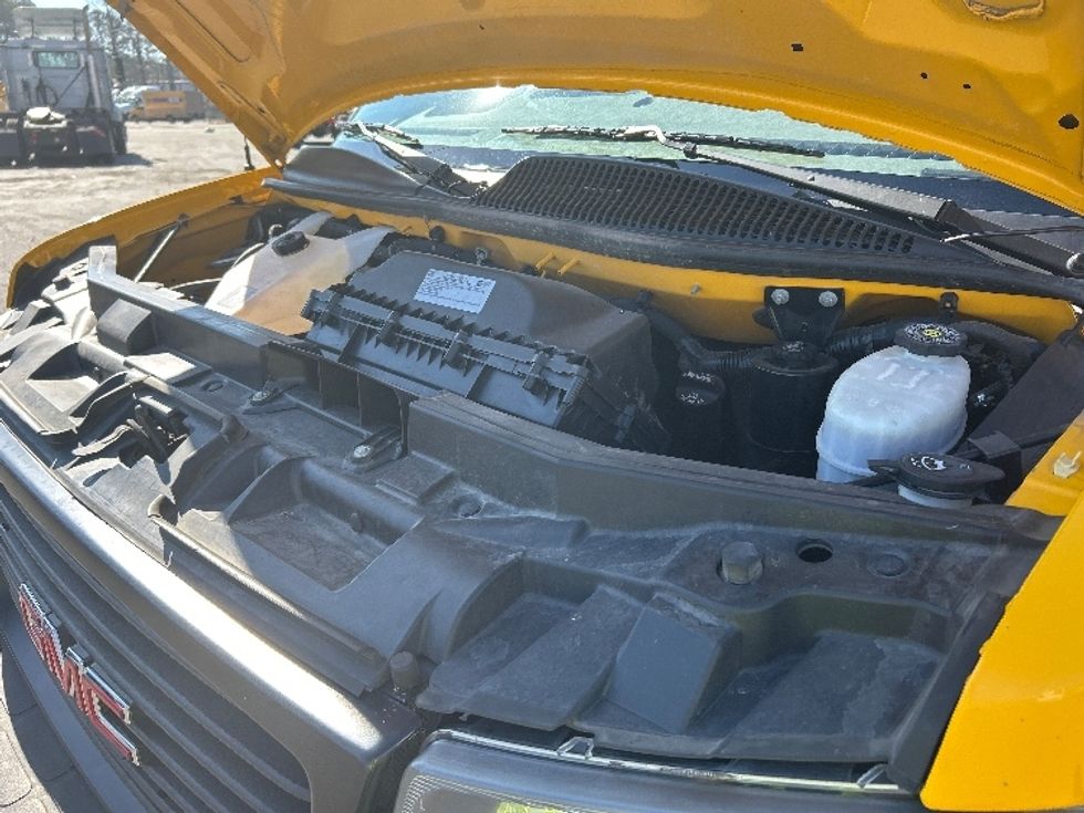 Light Duty Box Truck-Light and Medium Duty Trucks-GMC-2022-Savana G33903-Little Rock-AR-104,761\n\t\tmiles-$ 29,000 - Image 23