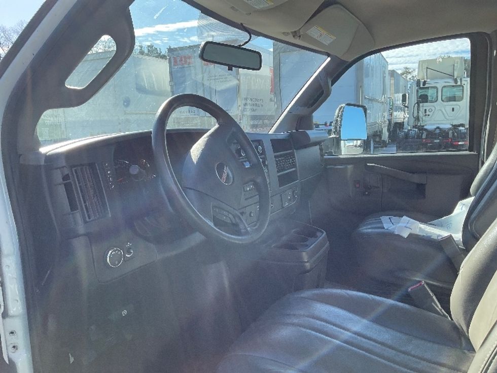 Light Duty Box Truck-Light and Medium Duty Trucks-GMC-2022-Savana G33903-Little Rock-AR-57,344\n\t\tmiles-$ 42,000 - Image 15