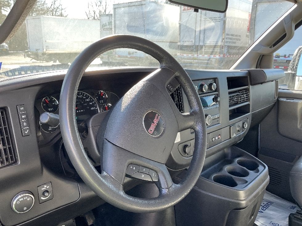 Light Duty Box Truck-Light and Medium Duty Trucks-GMC-2022-Savana G33903-Little Rock-AR-57,344\n\t\tmiles-$ 42,000 - Image 16