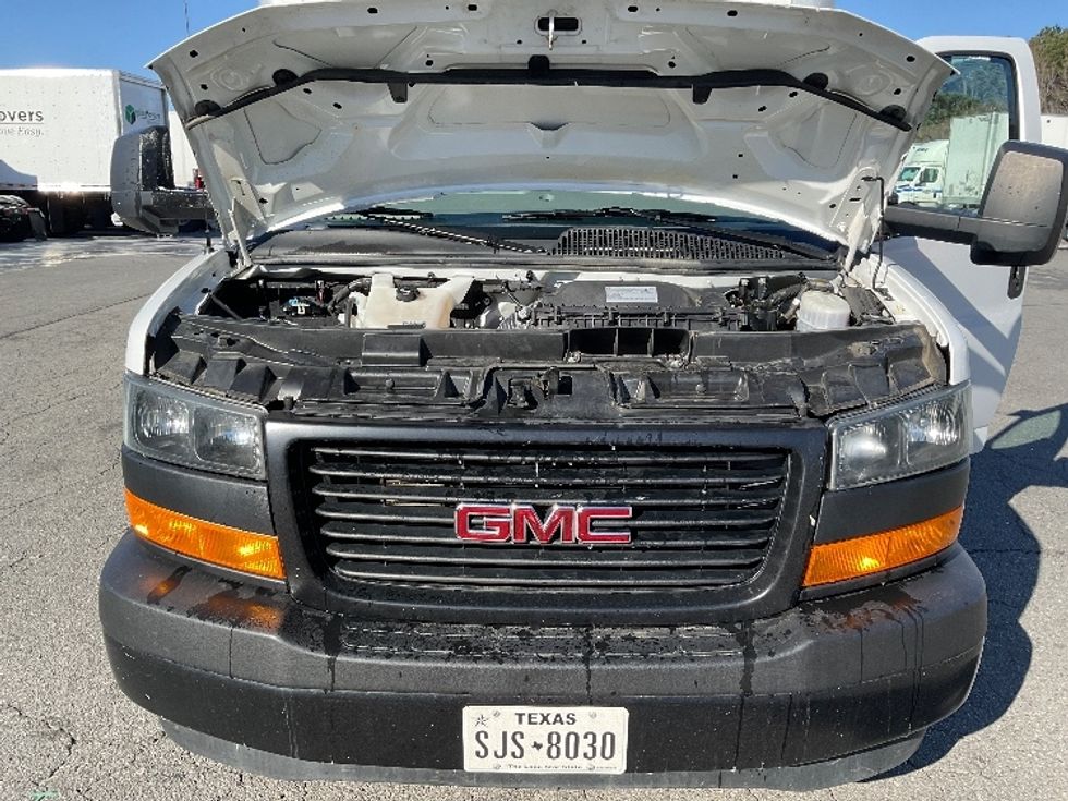 Light Duty Box Truck-Light and Medium Duty Trucks-GMC-2022-Savana G33903-Little Rock-AR-57,344\n\t\tmiles-$ 42,000 - Image 21