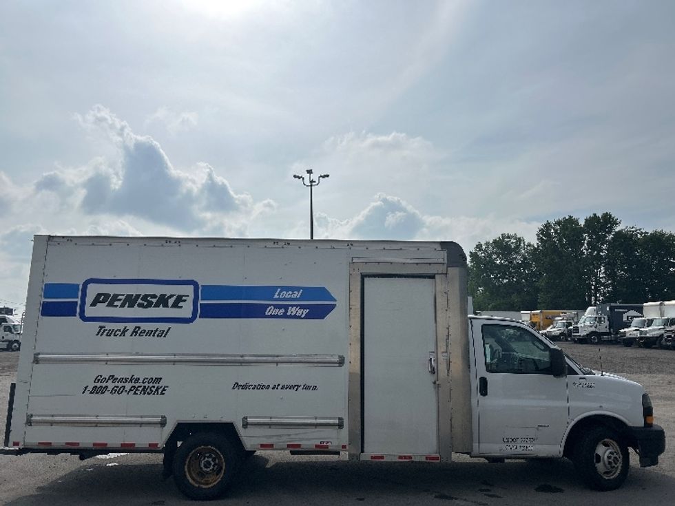 Light Duty Box Truck-Light and Medium Duty Trucks-GMC-2022-Savana G33903-Liverpool-NY-104,021\n\t\tmiles-$ 31,750 - Image 12