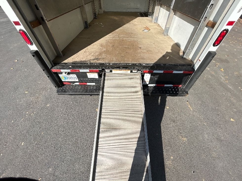 Light Duty Box Truck-Light and Medium Duty Trucks-GMC-2022-Savana G33903-Liverpool-NY-40,726\n\t\tmiles-$ 39,000 - Image 10