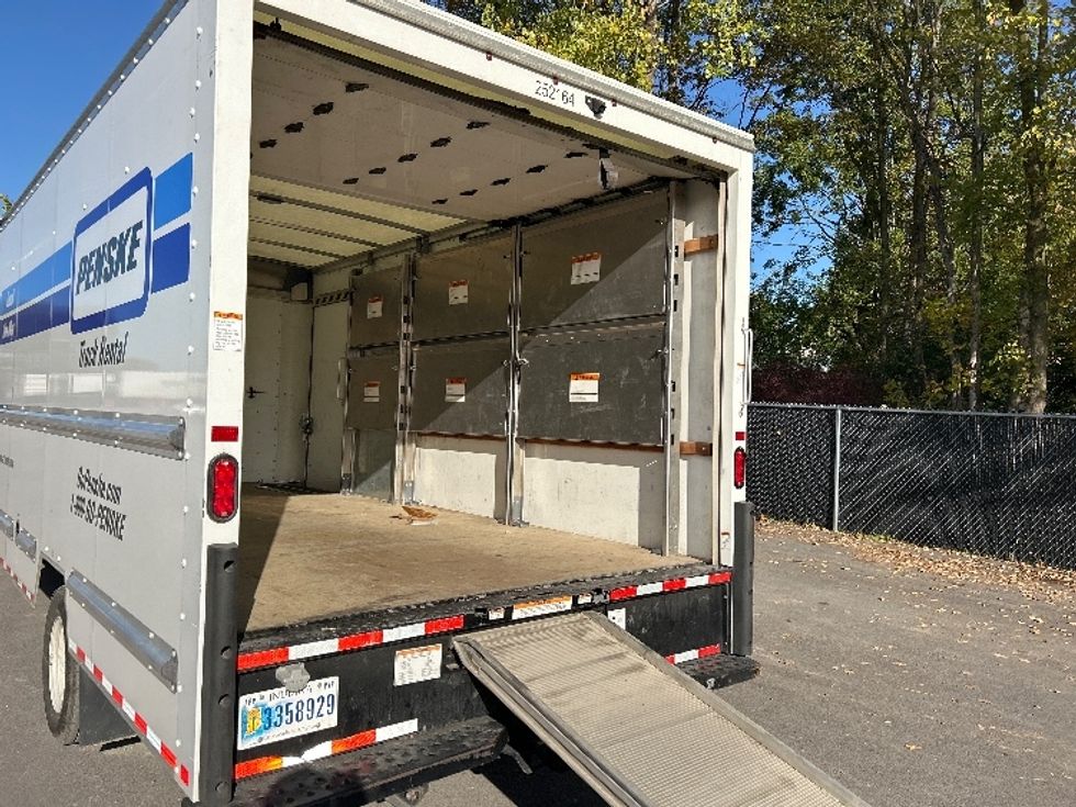 Light Duty Box Truck-Light and Medium Duty Trucks-GMC-2022-Savana G33903-Liverpool-NY-40,726\n\t\tmiles-$ 39,000 - Image 12