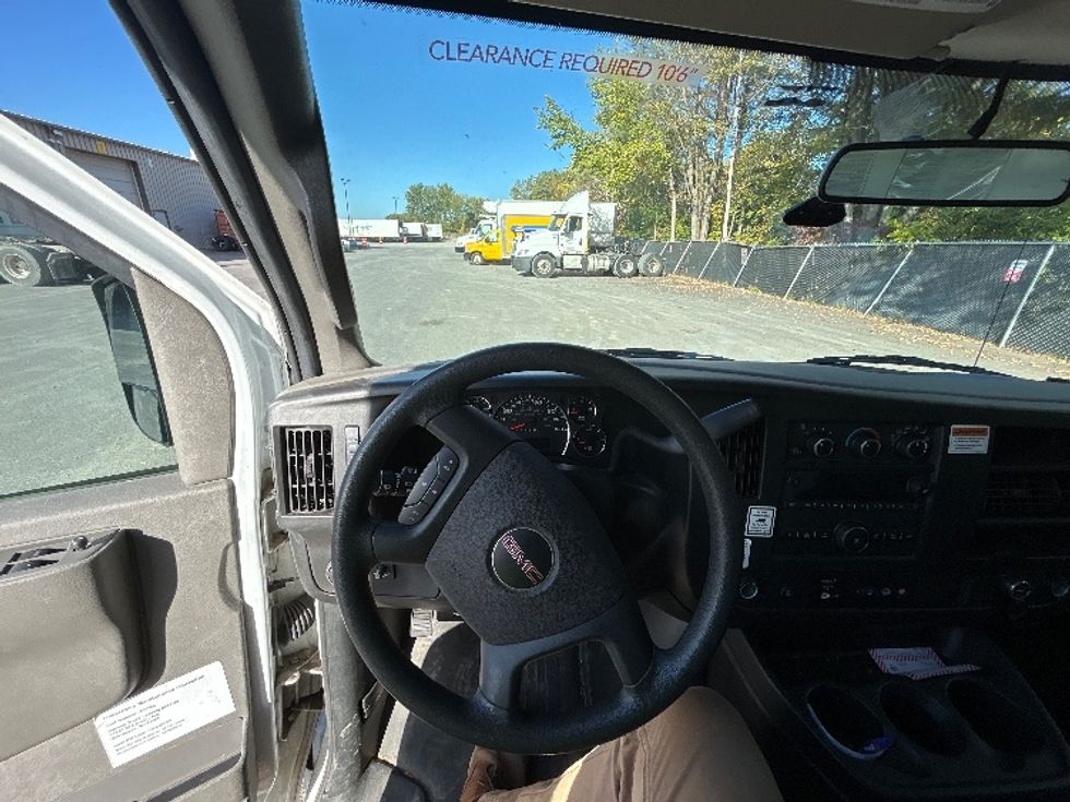 Light Duty Box Truck-Light and Medium Duty Trucks-GMC-2022-Savana G33903-Liverpool-NY-40,726\n\t\tmiles-$ 39,000 - Image 17