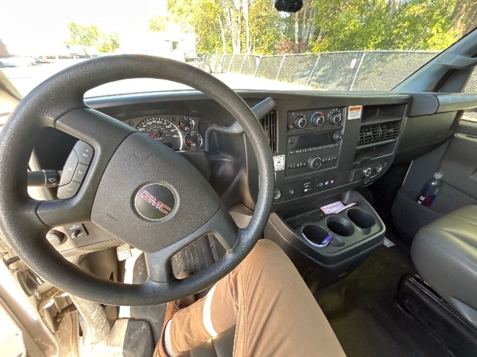 Light Duty Box Truck-Light and Medium Duty Trucks-GMC-2022-Savana G33903-Liverpool-NY-40,726\n\t\tmiles-$ 39,000 - Image 18