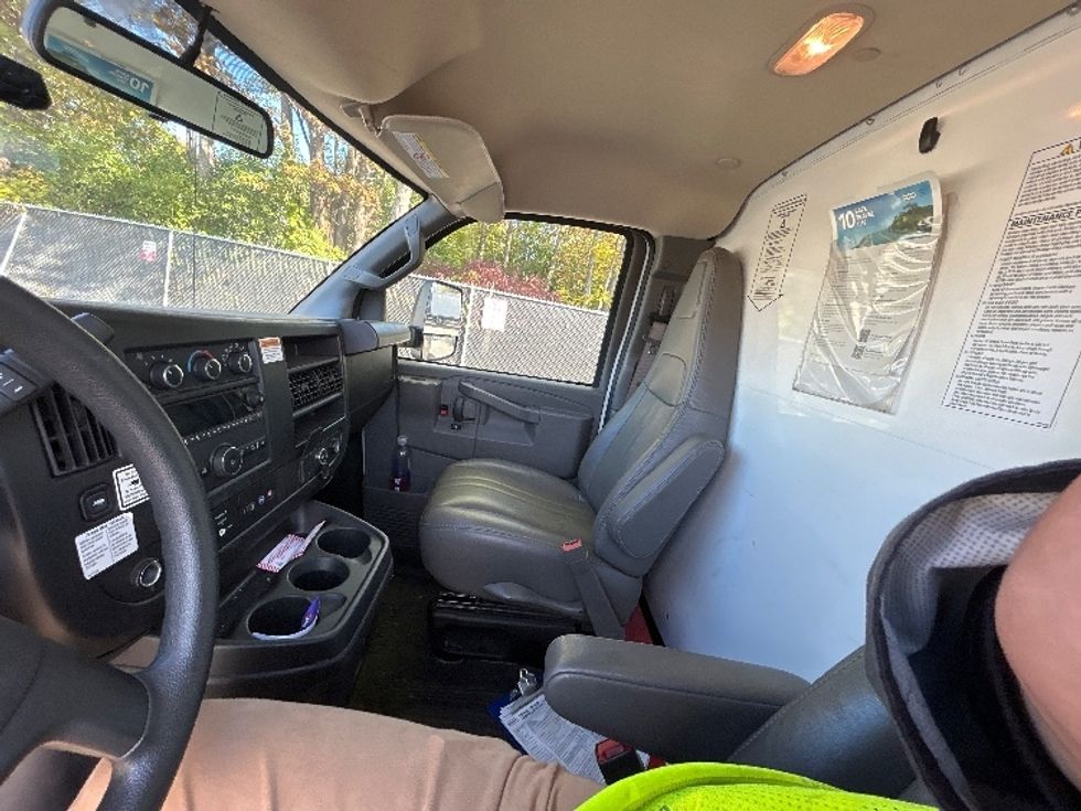 Light Duty Box Truck-Light and Medium Duty Trucks-GMC-2022-Savana G33903-Liverpool-NY-40,726\n\t\tmiles-$ 39,000 - Image 19