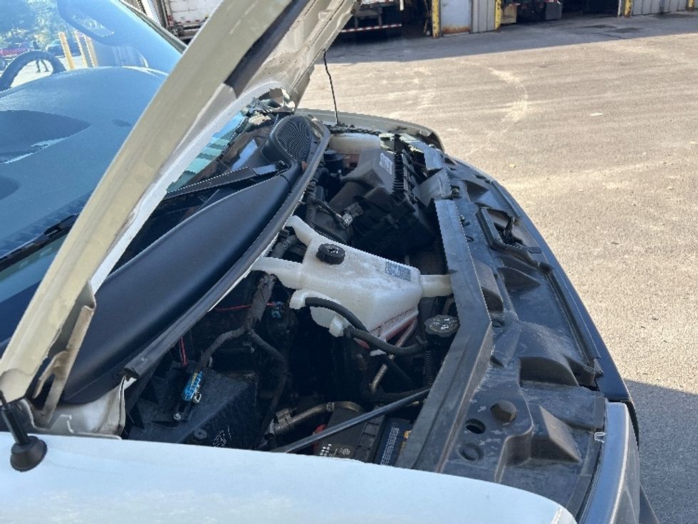 Light Duty Box Truck-Light and Medium Duty Trucks-GMC-2022-Savana G33903-Liverpool-NY-40,726\n\t\tmiles-$ 39,000 - Image 23