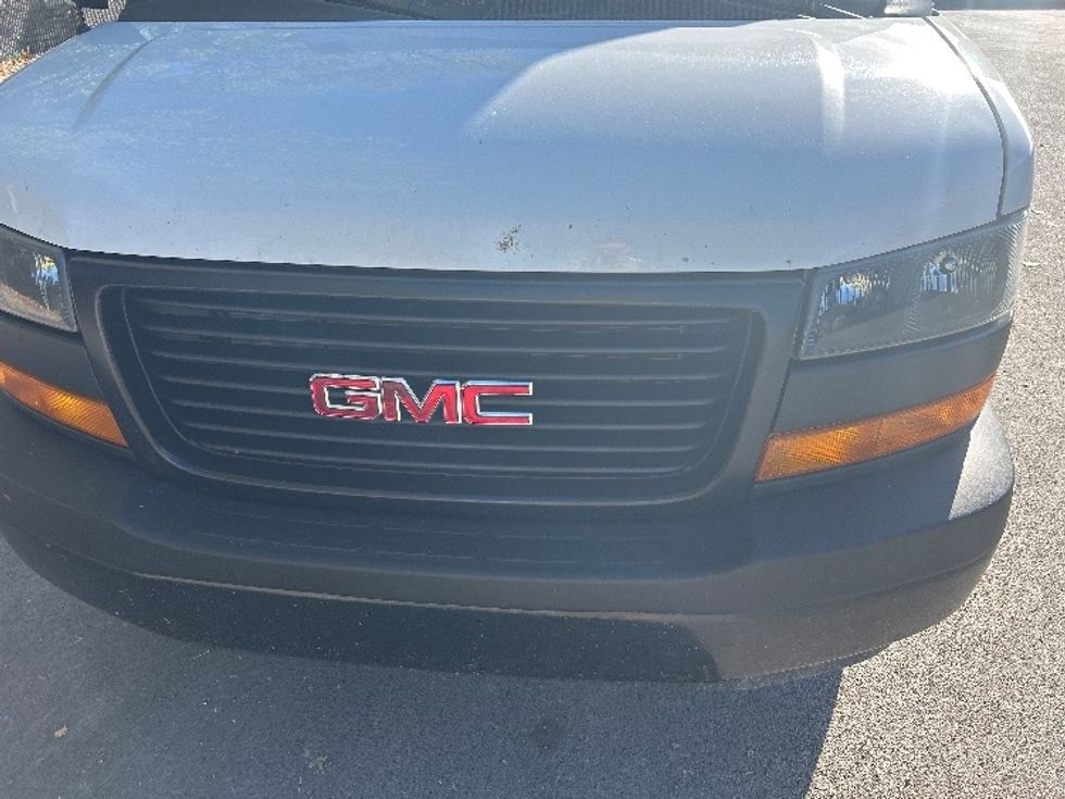 Light Duty Box Truck-Light and Medium Duty Trucks-GMC-2022-Savana G33903-Liverpool-NY-40,726\n\t\tmiles-$ 39,000 - Image 29