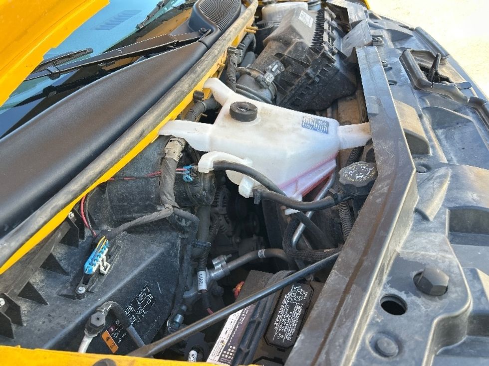 Light Duty Box Truck-Light and Medium Duty Trucks-GMC-2022-Savana G33903-Londonderry-NH-103,969\n\t\tmiles-$ 26,250 - Image 22