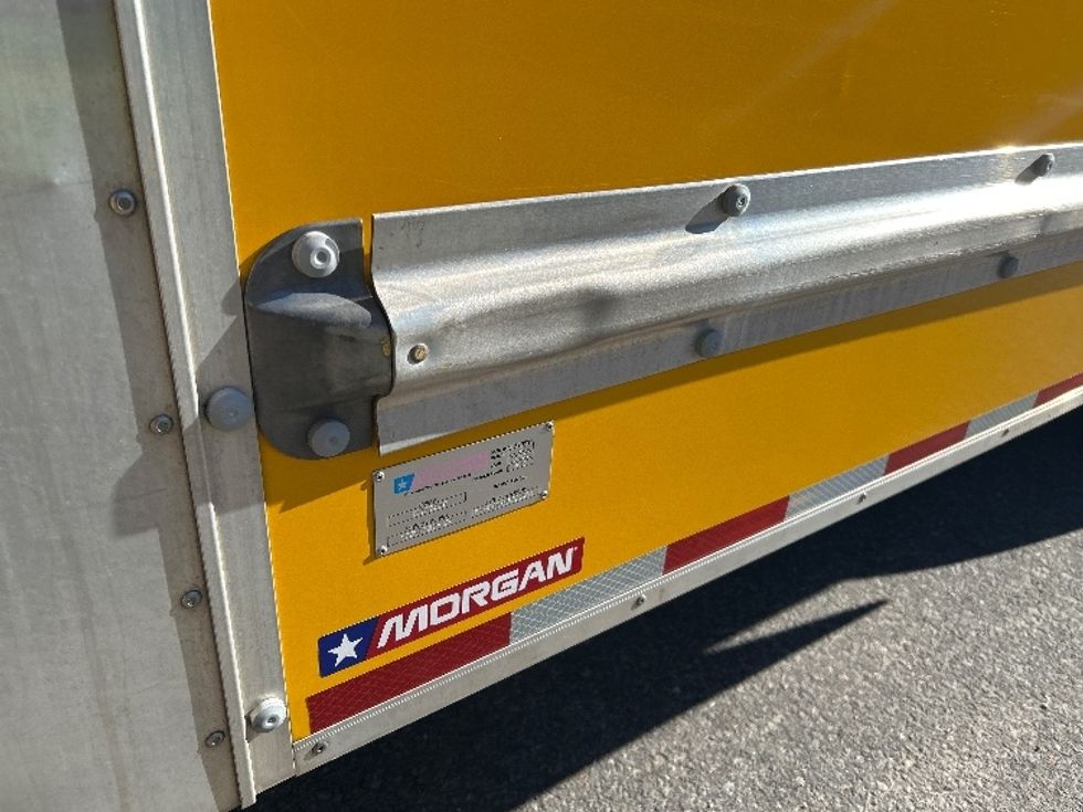 Light Duty Box Truck-Light and Medium Duty Trucks-GMC-2022-Savana G33903-Londonderry-NH-103,969\n\t\tmiles-$ 26,250 - Image 26