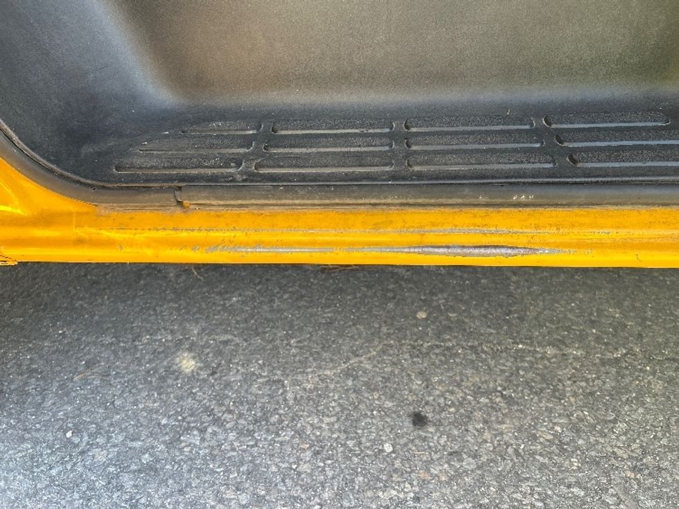 Light Duty Box Truck-Light and Medium Duty Trucks-GMC-2022-Savana G33903-Londonderry-NH-103,969\n\t\tmiles-$ 26,250 - Image 27