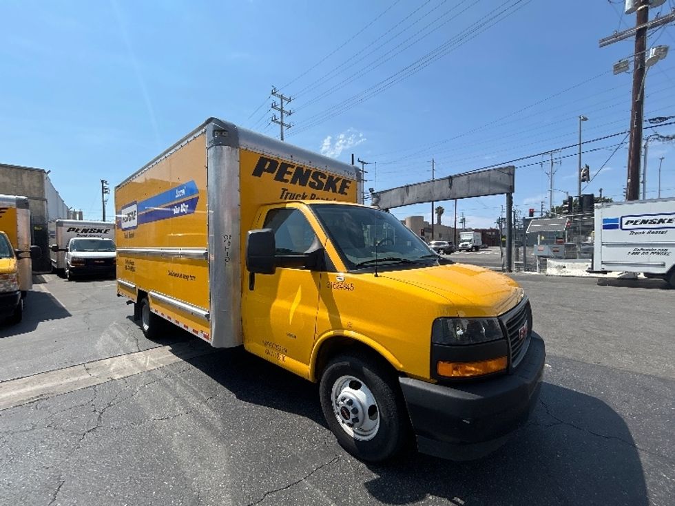 Light Duty Box Truck-Light and Medium Duty Trucks-GMC-2022-Savana G33903-Los Angeles-CA-75,065\n\t\tmiles-$ 32,000 - Image 1
