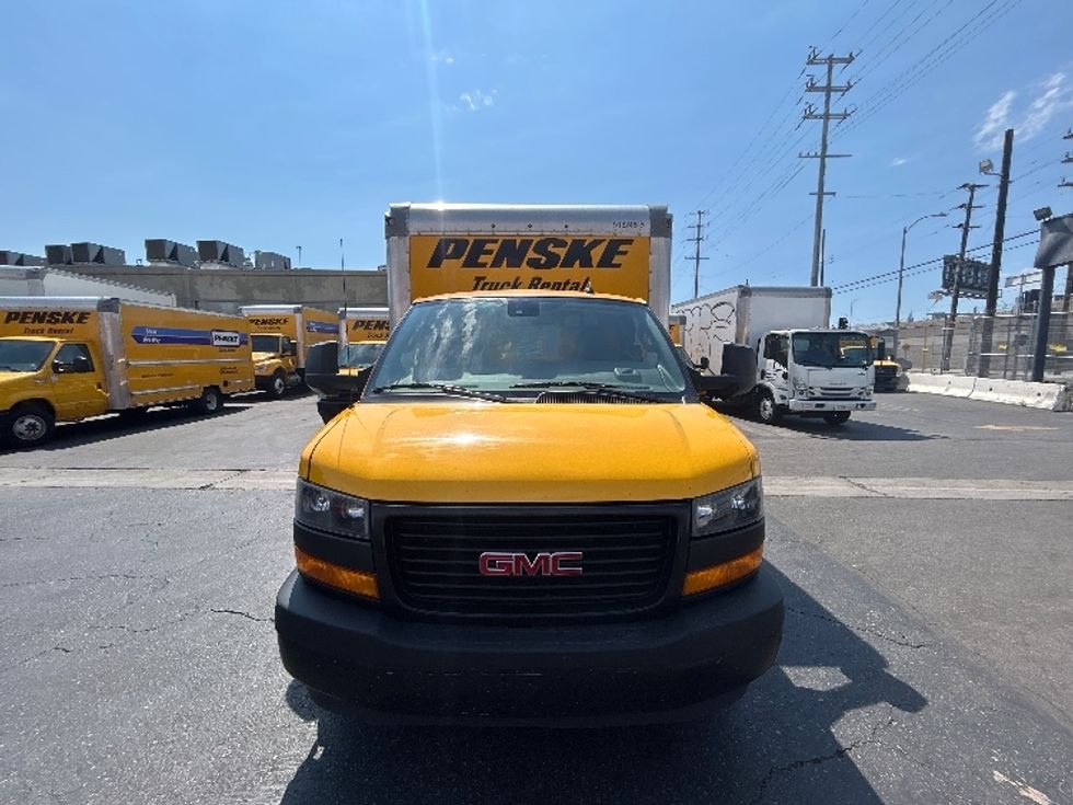 Light Duty Box Truck-Light and Medium Duty Trucks-GMC-2022-Savana G33903-Los Angeles-CA-75,065\n\t\tmiles-$ 32,000 - Image 2