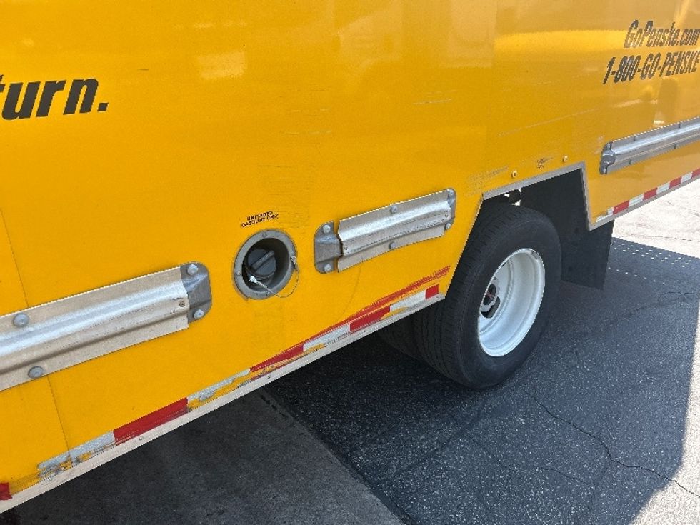 Light Duty Box Truck-Light and Medium Duty Trucks-GMC-2022-Savana G33903-Los Angeles-CA-75,065\n\t\tmiles-$ 32,000 - Image 25