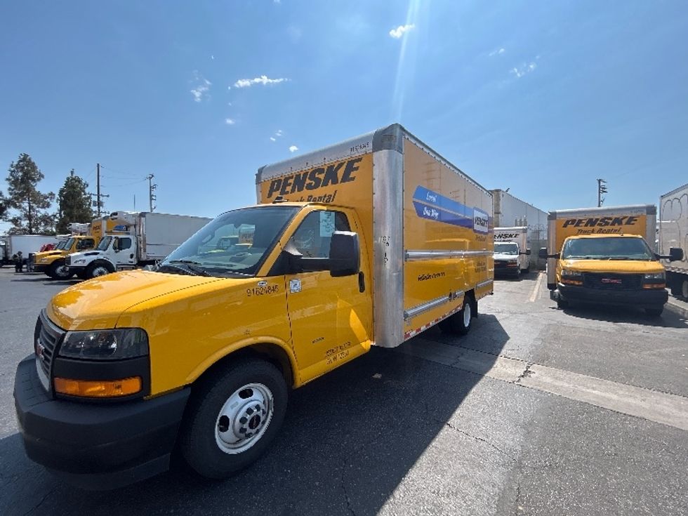 Light Duty Box Truck-Light and Medium Duty Trucks-GMC-2022-Savana G33903-Los Angeles-CA-75,065\n\t\tmiles-$ 32,000 - Image 3