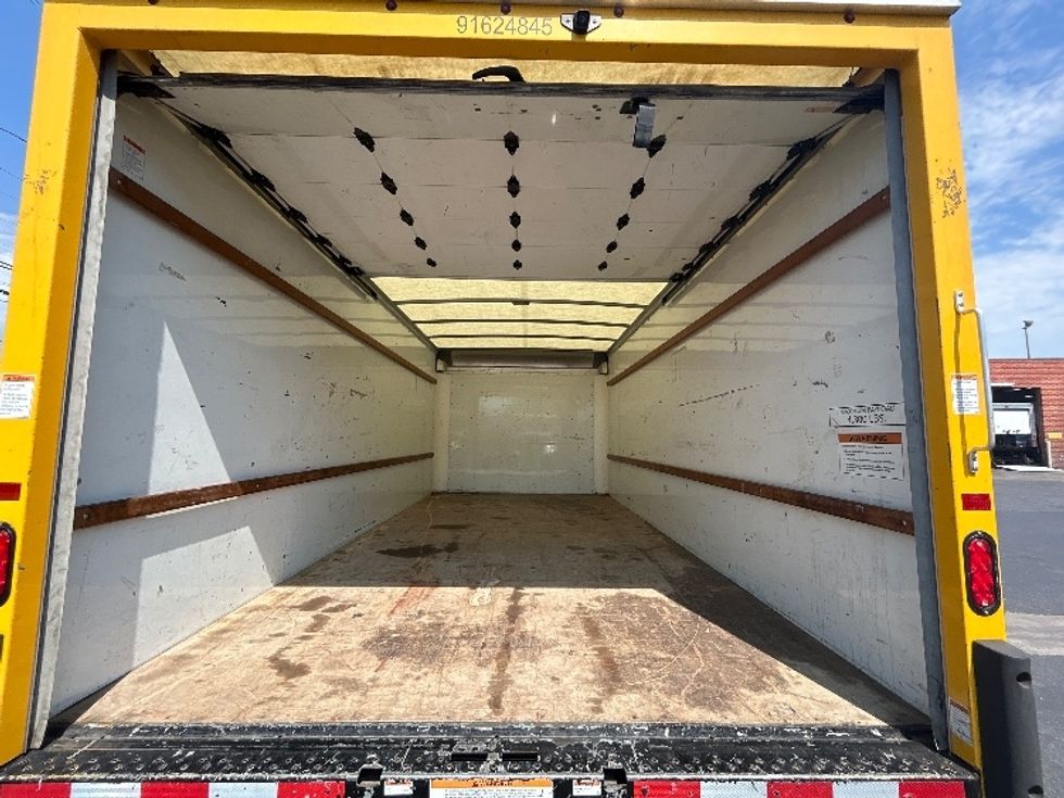 Light Duty Box Truck-Light and Medium Duty Trucks-GMC-2022-Savana G33903-Los Angeles-CA-75,065\n\t\tmiles-$ 32,000 - Image 8