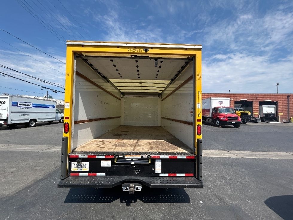 Light Duty Box Truck-Light and Medium Duty Trucks-GMC-2022-Savana G33903-Los Angeles-CA-75,065\n\t\tmiles-$ 32,000 - Image 9