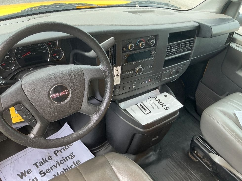 Light Duty Box Truck-Light and Medium Duty Trucks-GMC-2022-Savana G33903-Louisville-KY-104,095\n\t\tmiles-$ 29,000 - Image 15