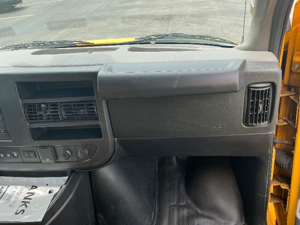 Light Duty Box Truck-Light and Medium Duty Trucks-GMC-2022-Savana G33903-Louisville-KY-104,095\n\t\tmiles-$ 29,000 - Image 18