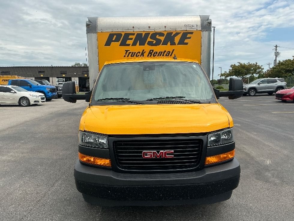 Light Duty Box Truck-Light and Medium Duty Trucks-GMC-2022-Savana G33903-Louisville-KY-104,095\n\t\tmiles-$ 29,000 - Image 2
