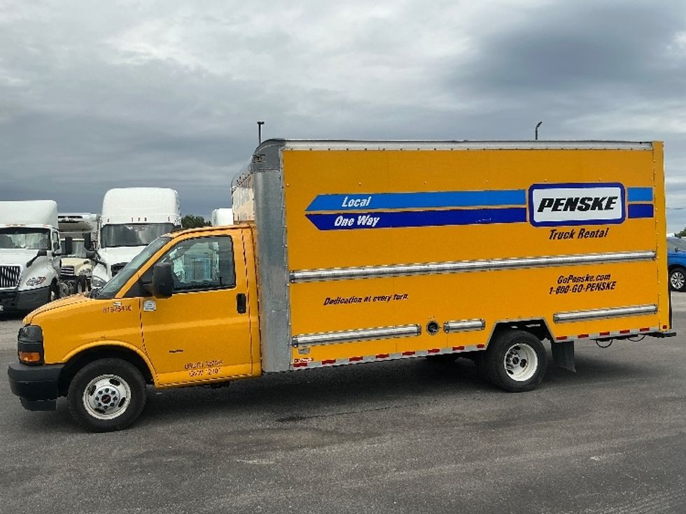 Light Duty Box Truck-Light and Medium Duty Trucks-GMC-2022-Savana G33903-Louisville-KY-104,095\n\t\tmiles-$ 29,000 - Image 4