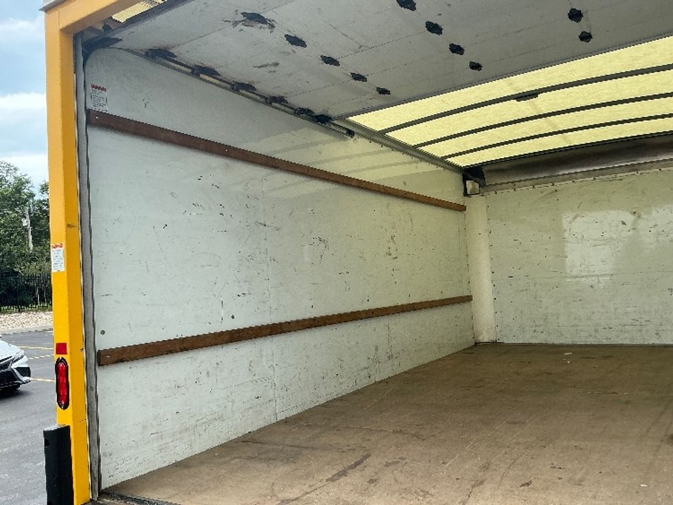 Light Duty Box Truck-Light and Medium Duty Trucks-GMC-2022-Savana G33903-Louisville-KY-104,095\n\t\tmiles-$ 29,000 - Image 9