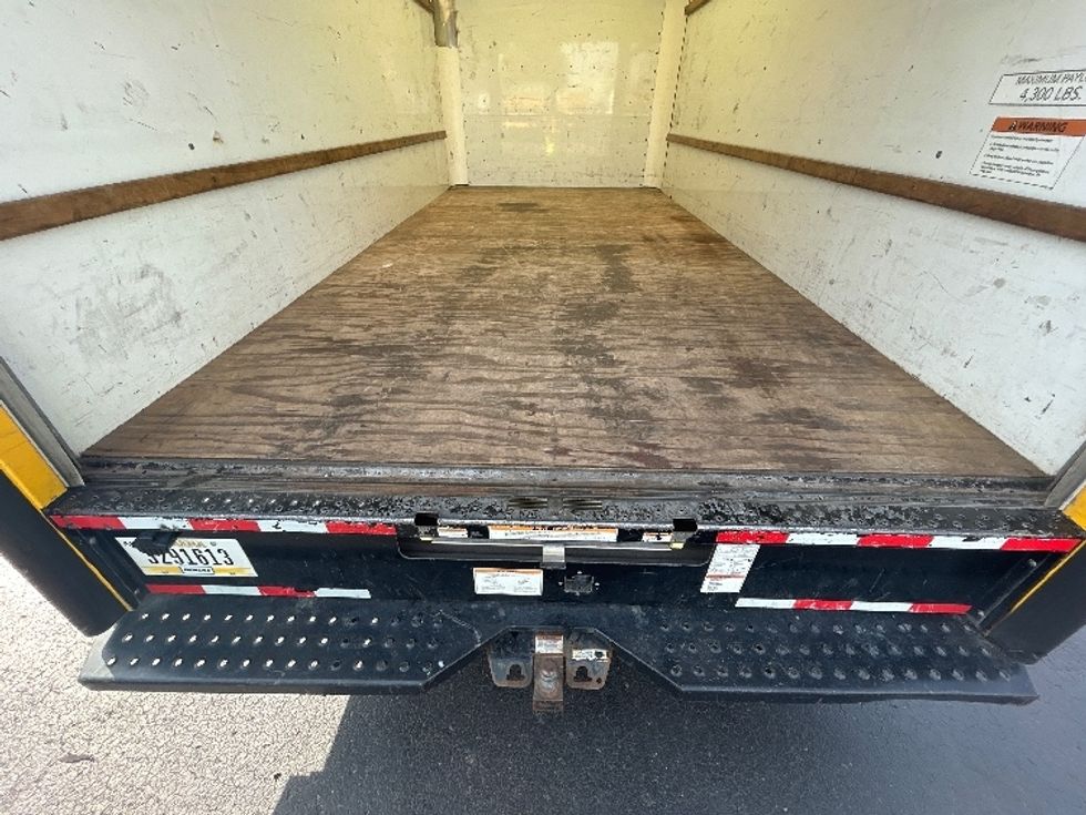 Light Duty Box Truck-Light and Medium Duty Trucks-GMC-2022-Savana G33903-Louisville-KY-77,784\n\t\tmiles-$ 28,500 - Image 10