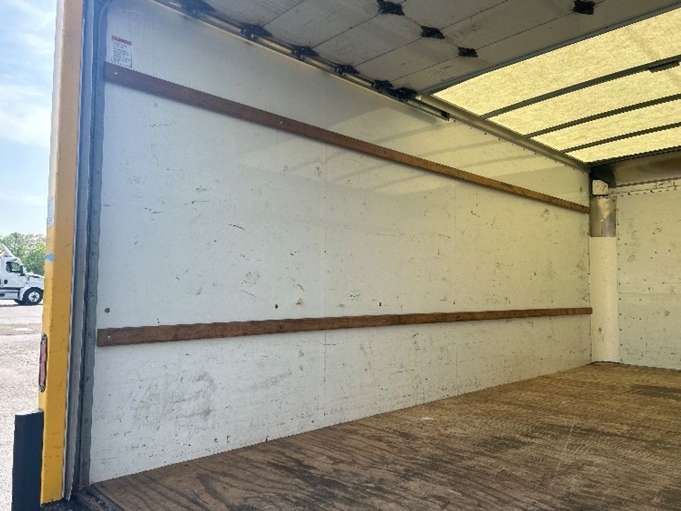 Light Duty Box Truck-Light and Medium Duty Trucks-GMC-2022-Savana G33903-Louisville-KY-77,784\n\t\tmiles-$ 28,500 - Image 11