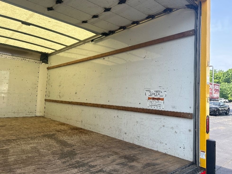 Light Duty Box Truck-Light and Medium Duty Trucks-GMC-2022-Savana G33903-Louisville-KY-77,784\n\t\tmiles-$ 28,500 - Image 12