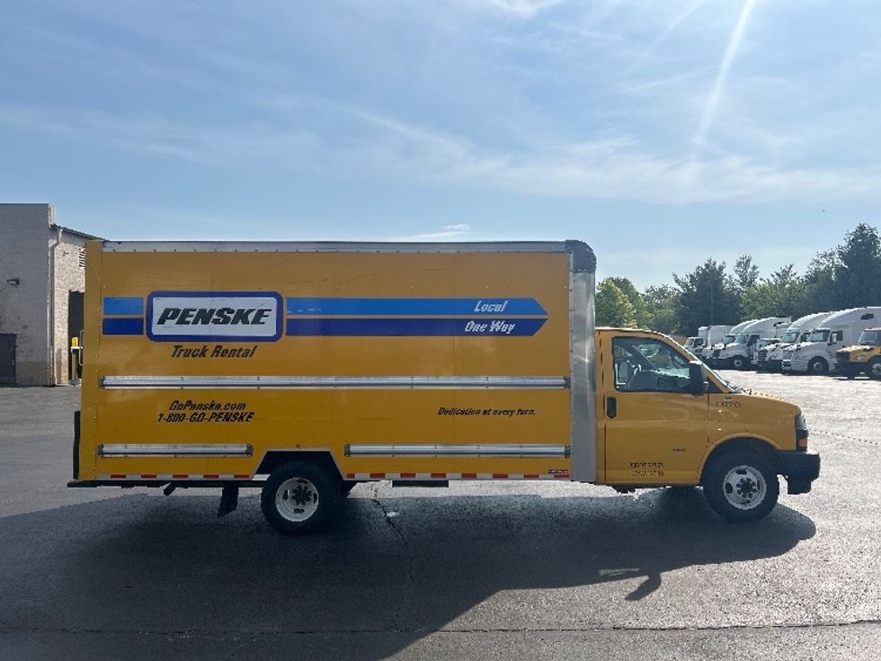 Light Duty Box Truck-Light and Medium Duty Trucks-GMC-2022-Savana G33903-Louisville-KY-77,784\n\t\tmiles-$ 28,500 - Image 15