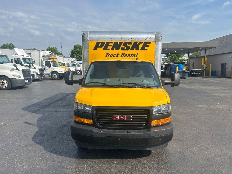 Light Duty Box Truck-Light and Medium Duty Trucks-GMC-2022-Savana G33903-Louisville-KY-77,784\n\t\tmiles-$ 28,500 - Image 2